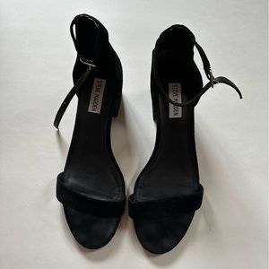 STEVE MADDEN // irenee healed sandals